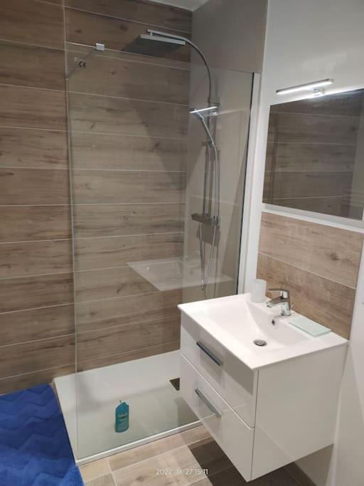 Logement Complet A 维勒班 外观 照片